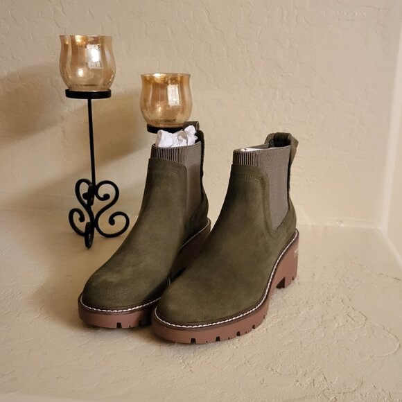 Aqua College Green Ankle Bootie Size: 6 NWT - Picture 3 of 9